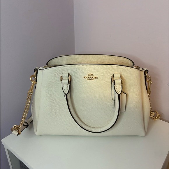 Coach Handbags - Cute Coach purse